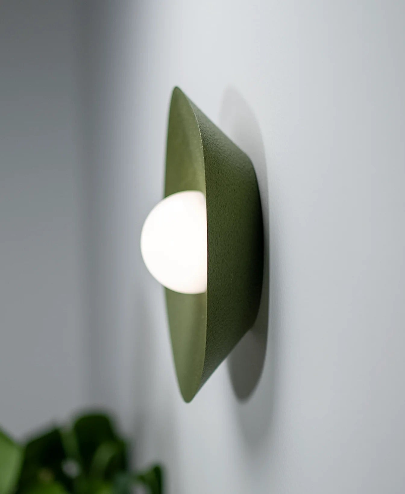 Pearl Sconce — Dimmable LED Wireless Rechargeable Wall Light with DZN Mount