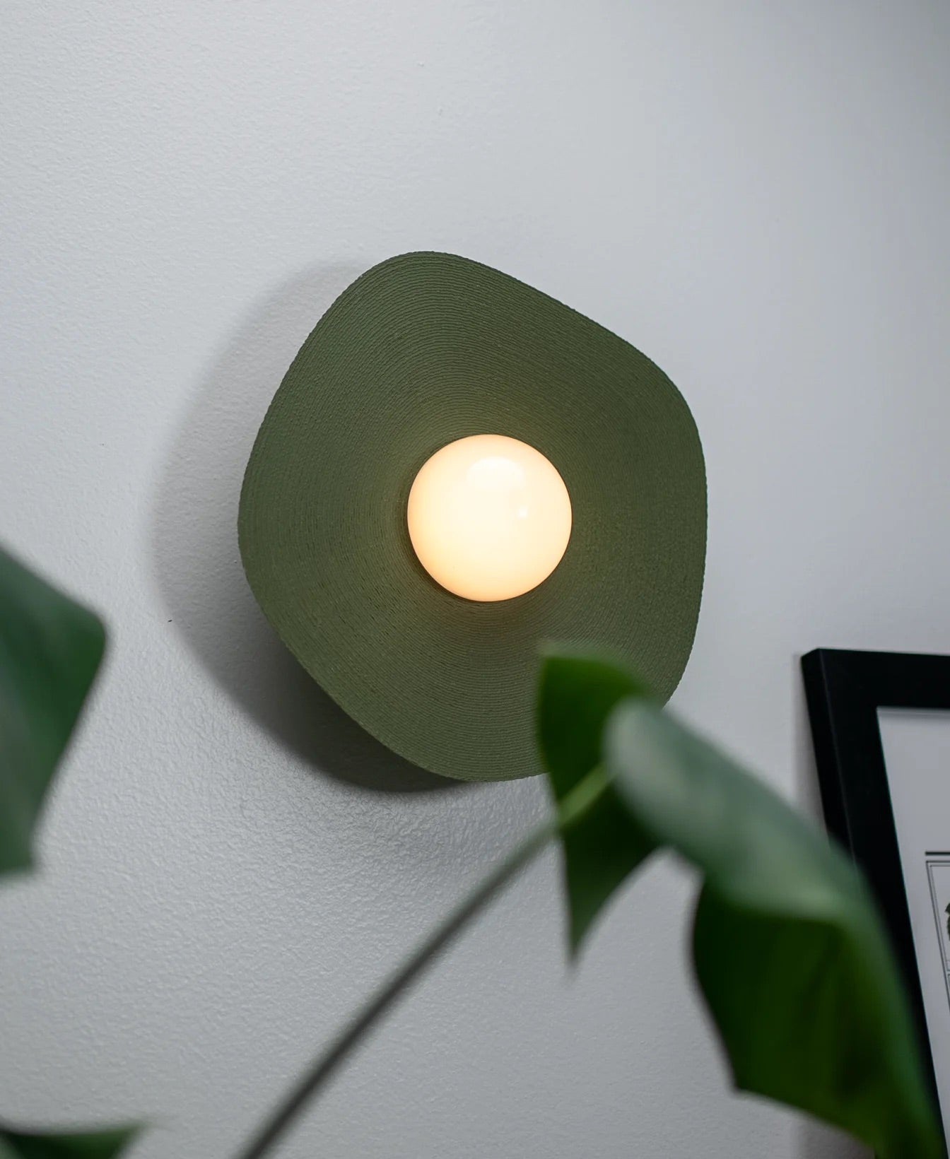 Pearl Sconce — Dimmable LED Wireless Rechargeable Wall Light with DZN Mount